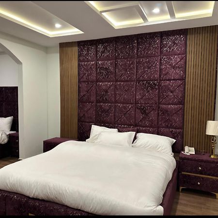 Gold Palace Hotel & Food Lounge Karandukai Exterior photo